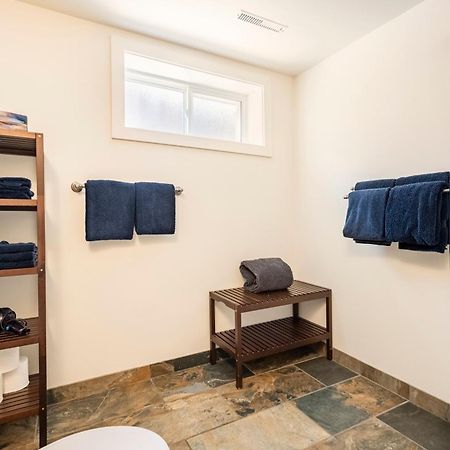 Cougar Street Mountain Rental Банф Экстерьер фото