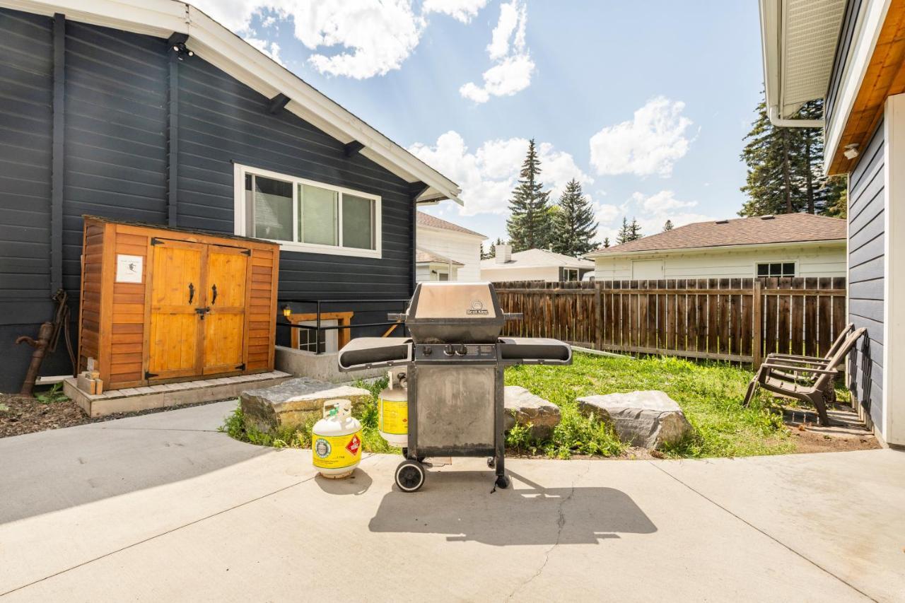 Cougar Street Mountain Rental Банф Экстерьер фото