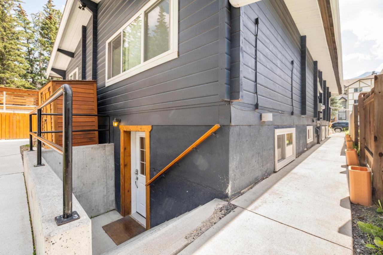 Cougar Street Mountain Rental Банф Экстерьер фото