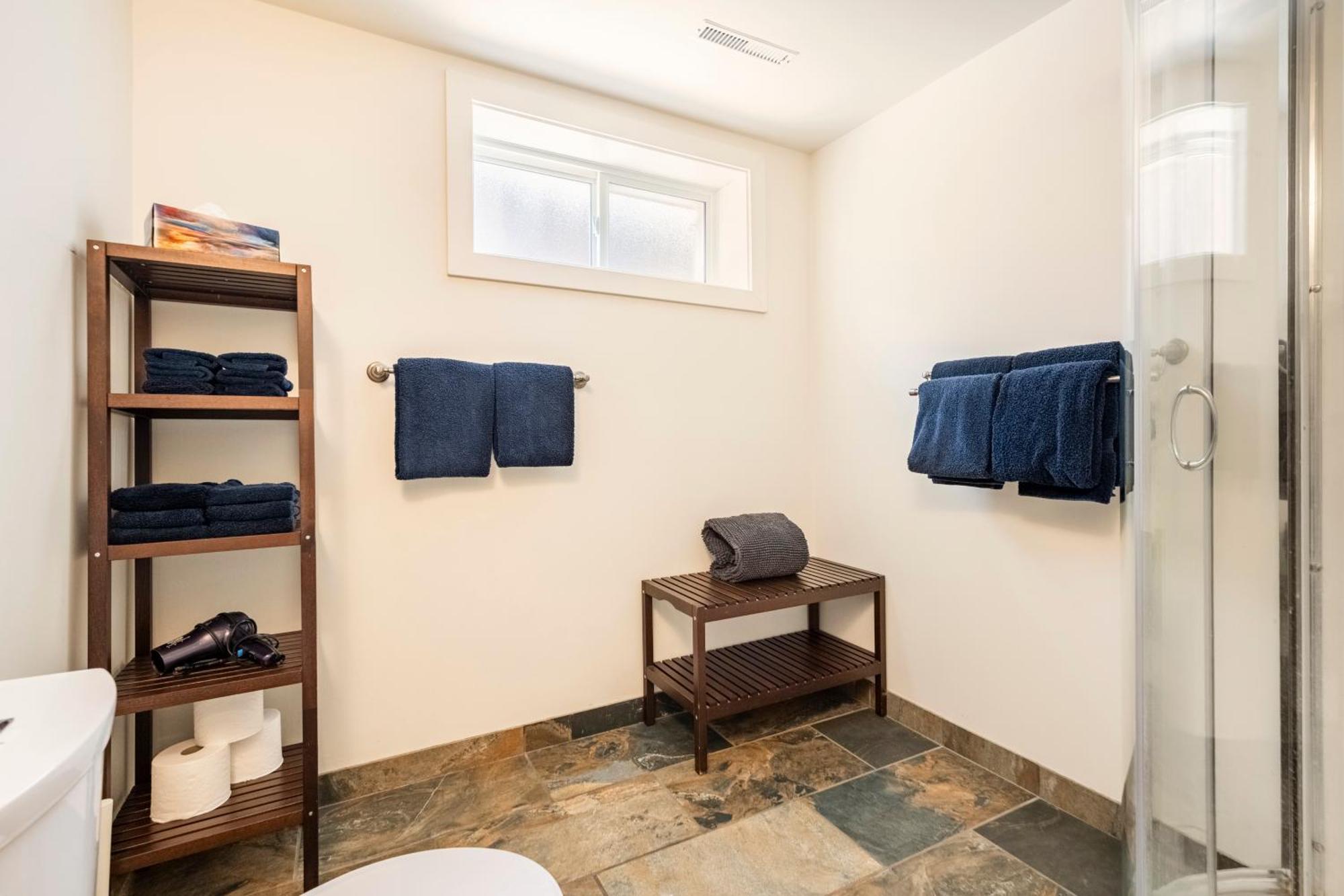 Cougar Street Mountain Rental Банф Экстерьер фото