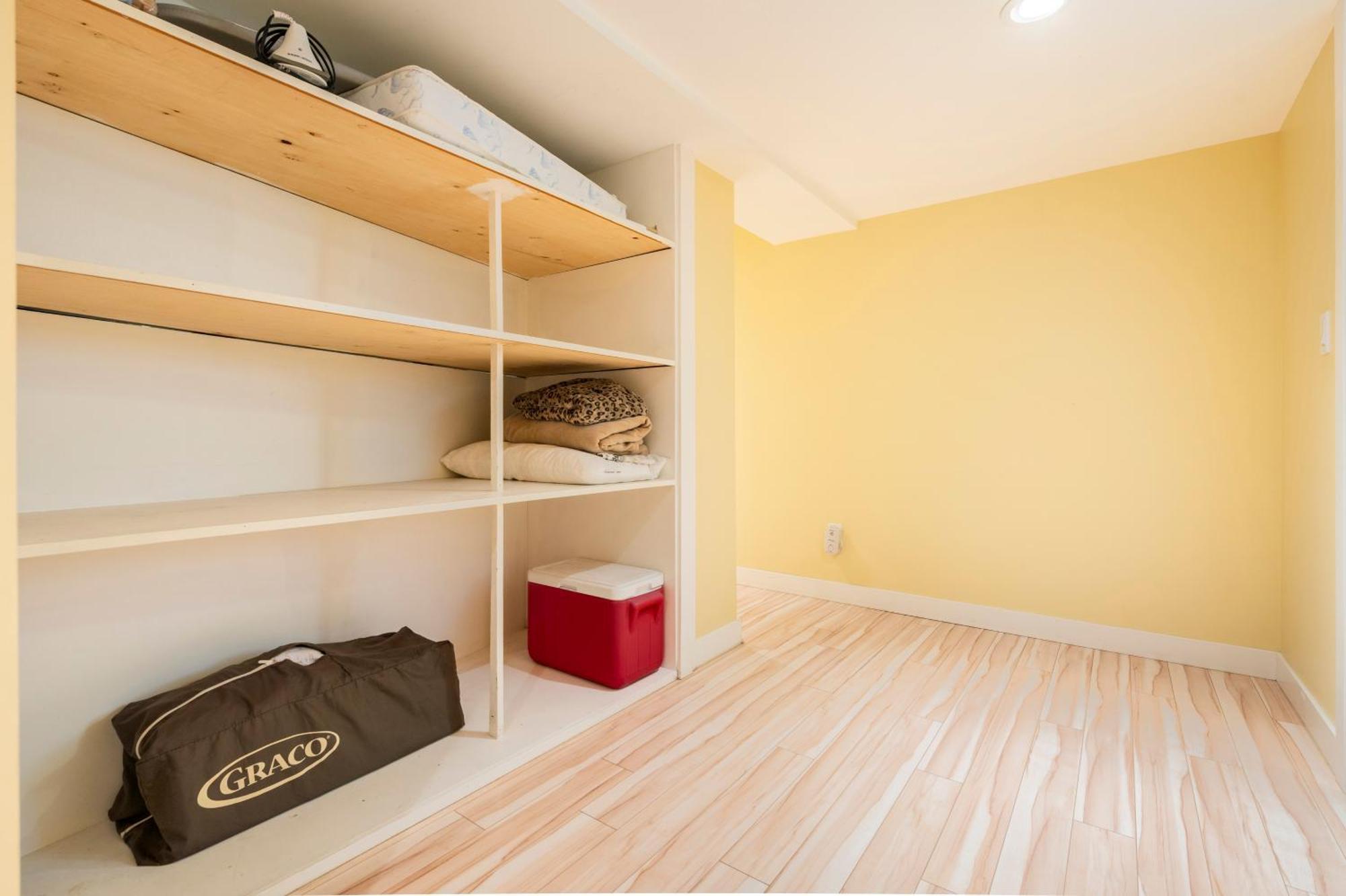 Cougar Street Mountain Rental Банф Экстерьер фото