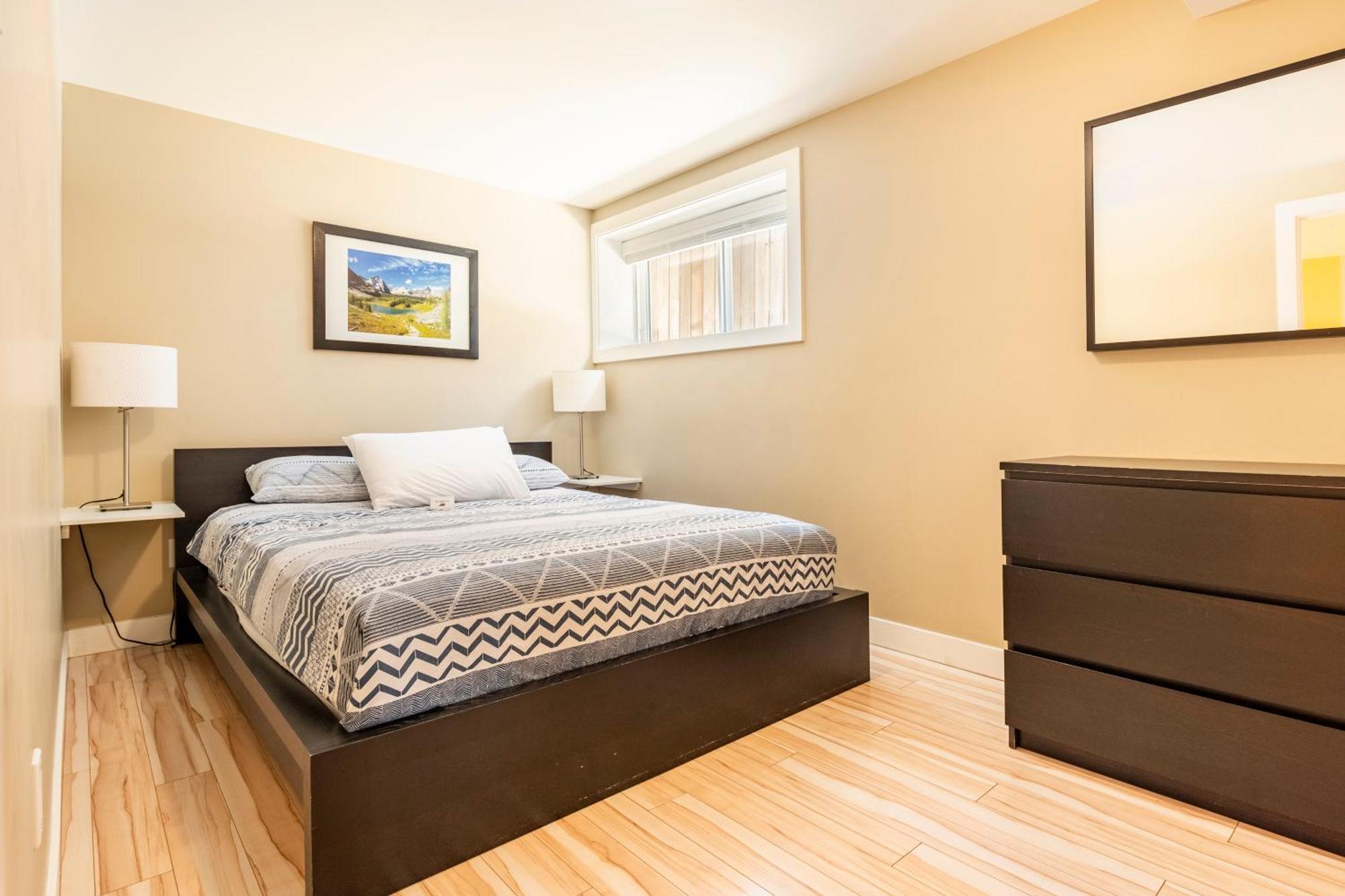 Cougar Street Mountain Rental Банф Экстерьер фото